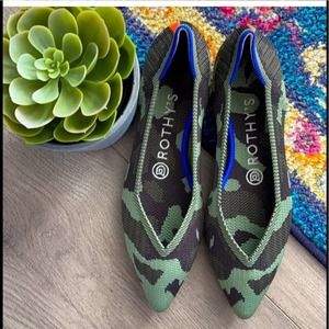 - Rothys the point camuflaje green size 7.5 woman’s flat shoes